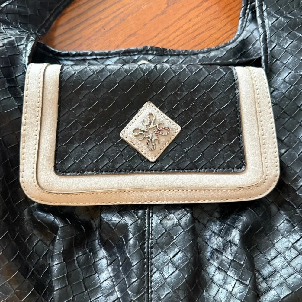 Simply Vera Vera Wang Shoulder Bag Womens Medium Black Woven Good Hobo Purse